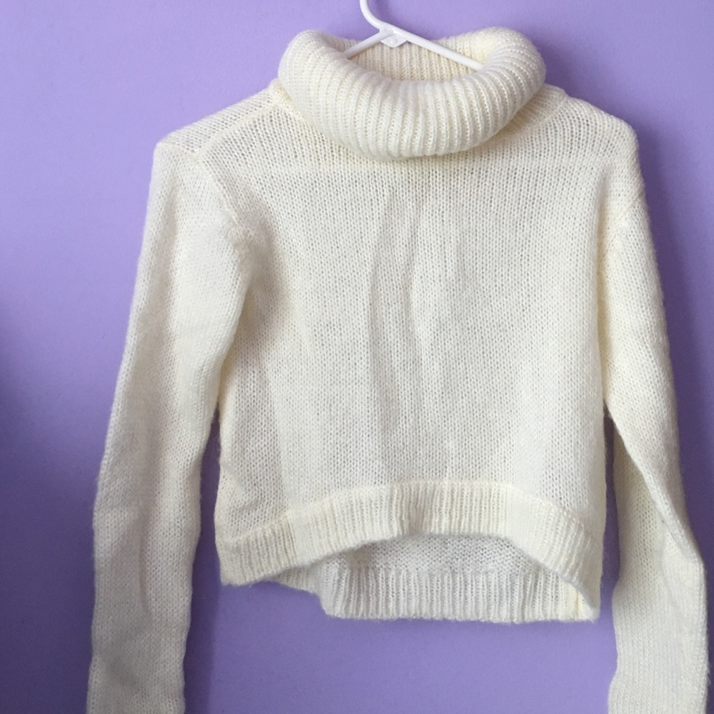 H&M Creme Turtleneck Sweater